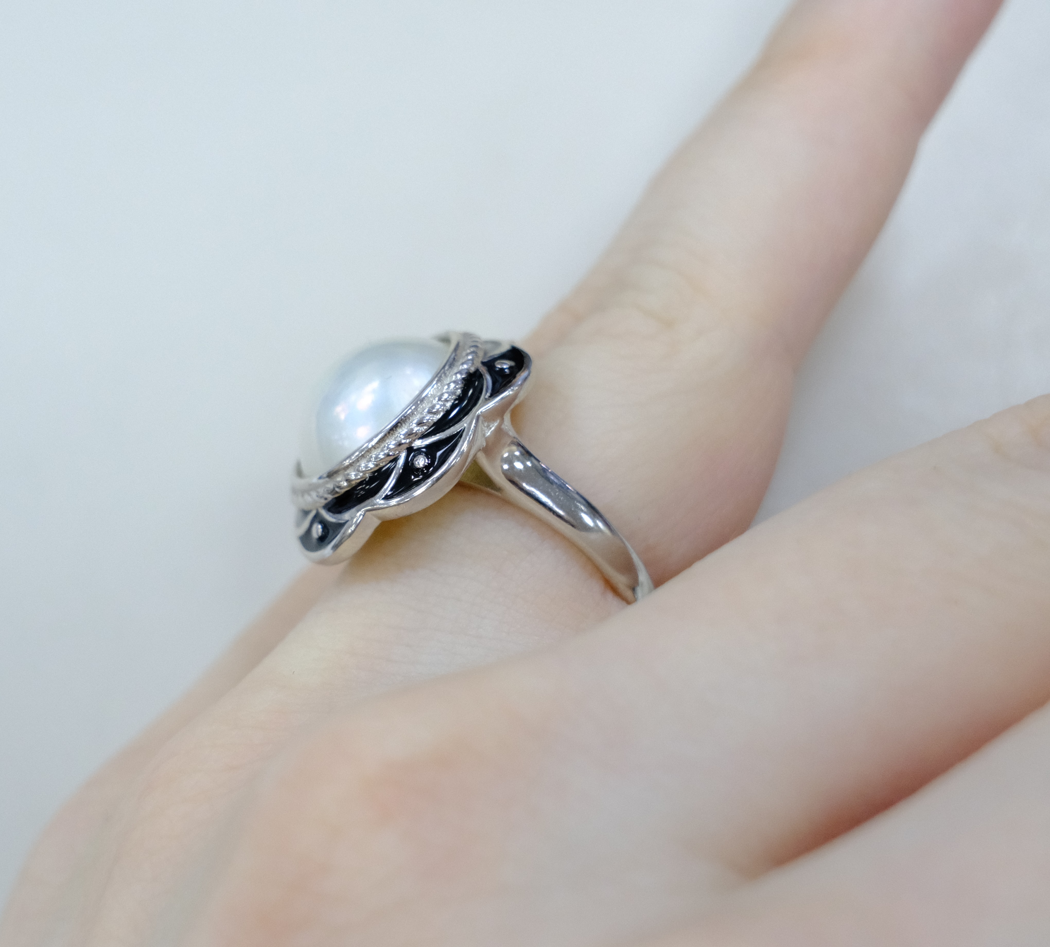 Серебряное кольцо с жемчугом Мабе